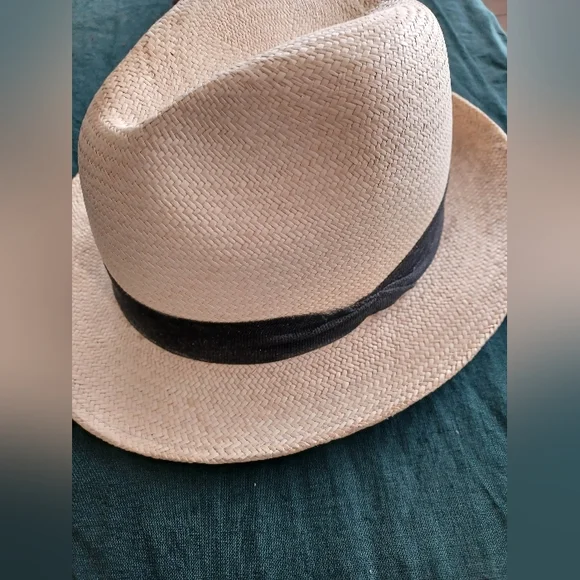 Trilby Style Hat Straw Fedora with Black Band Vacay Trends - Picture 8 of 10